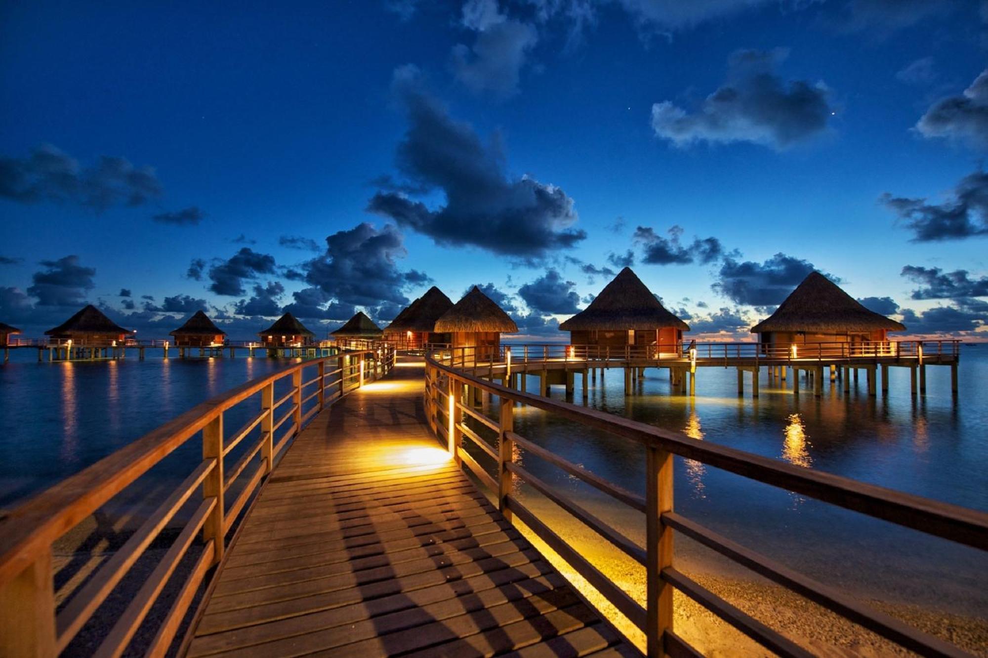 Over Water Bungalow,345226306:JPEG